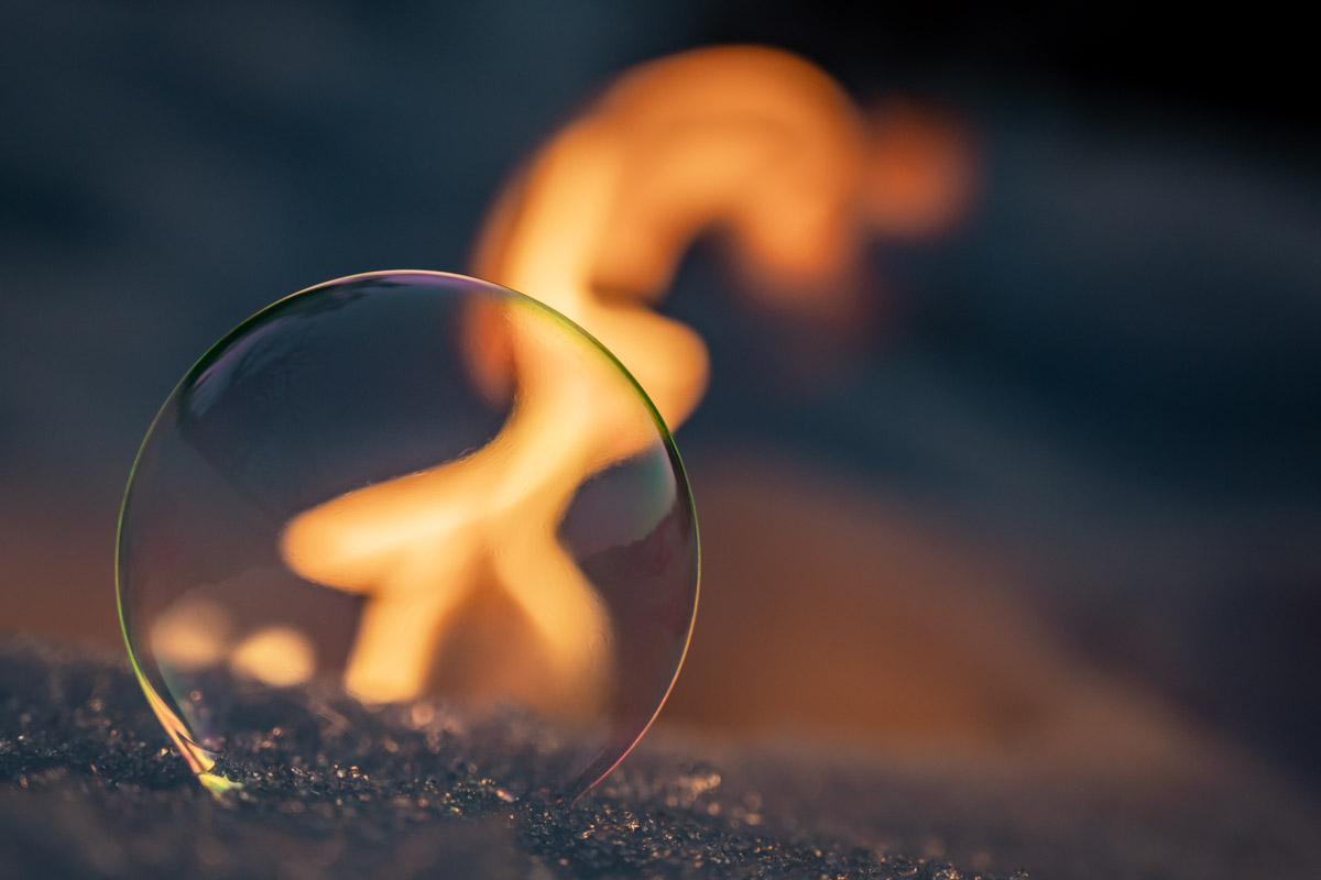 Photography of bubbles with a fire 