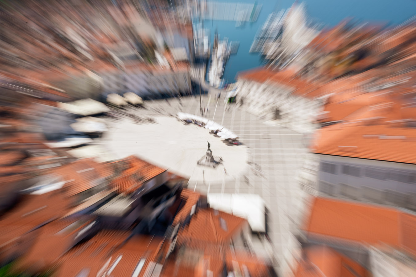 Zoom blur of Tartini square in Piran